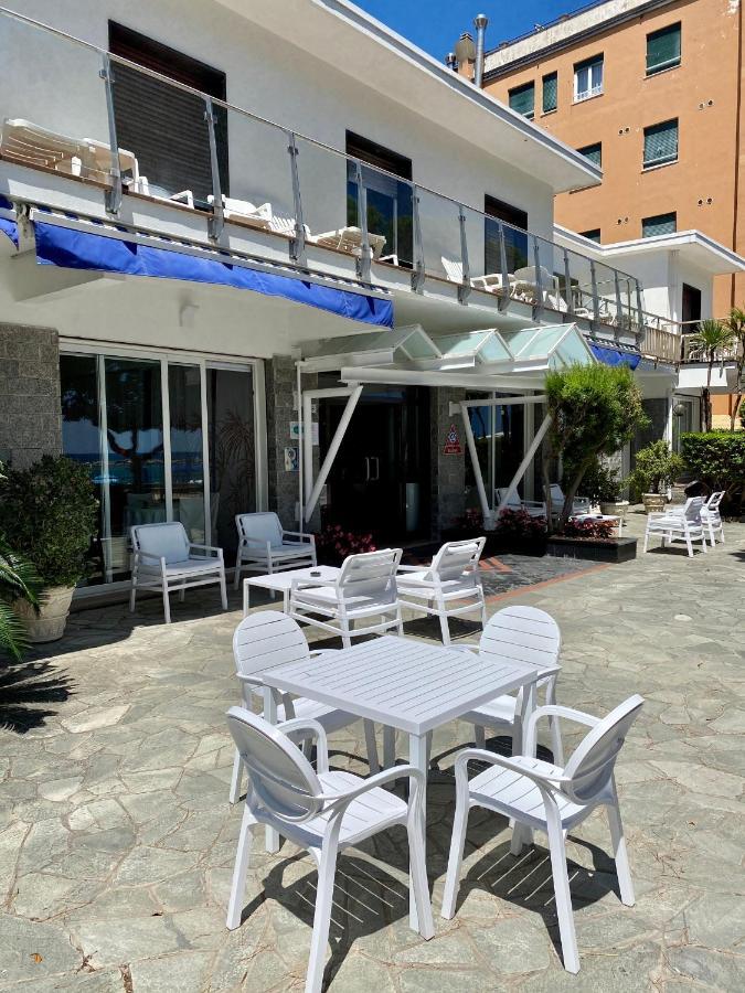 Piccolo Hotel Le Palme San Bartolomeo Al Mare Dış mekan fotoğraf