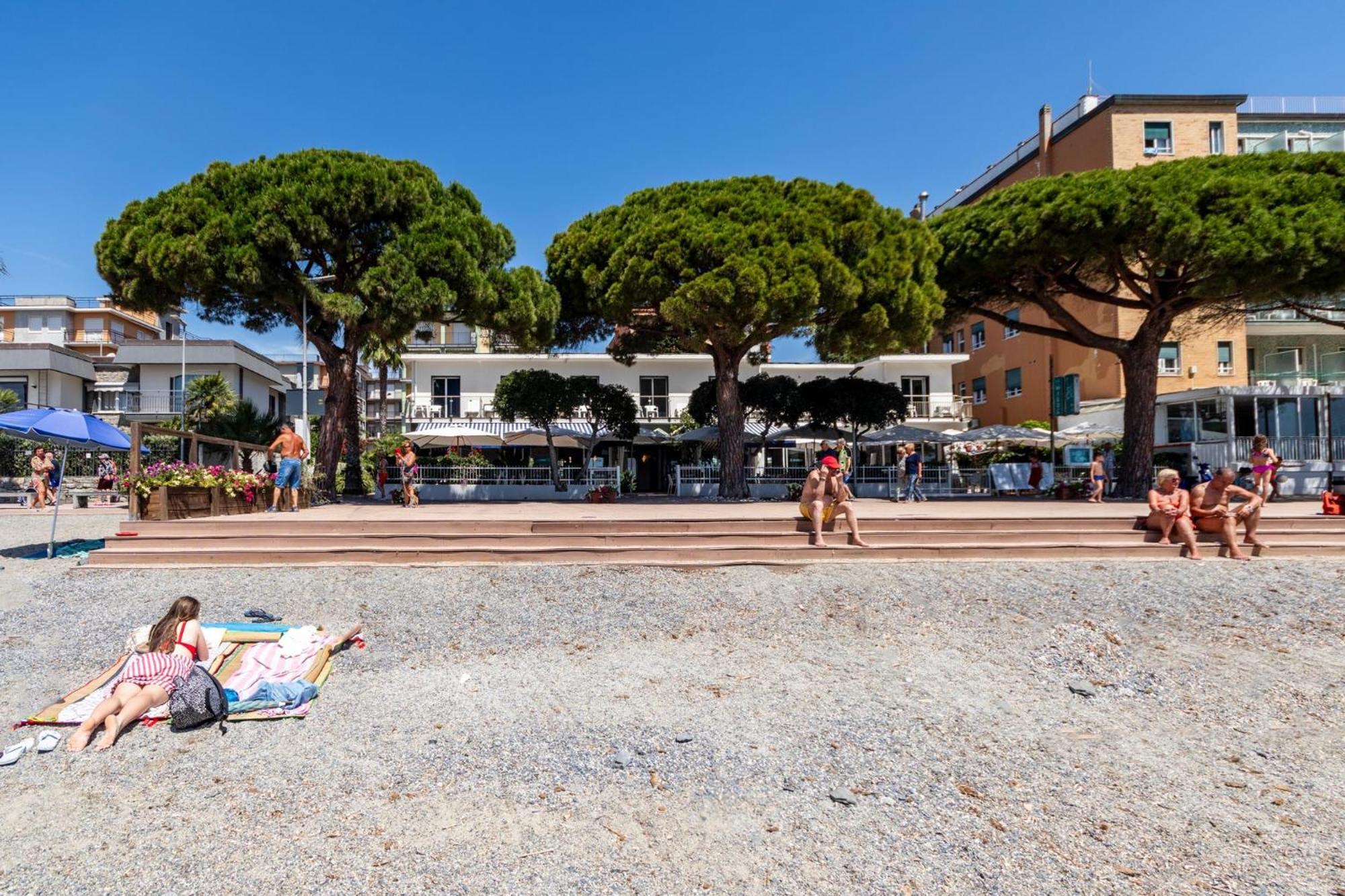 Piccolo Hotel Le Palme San Bartolomeo Al Mare Dış mekan fotoğraf