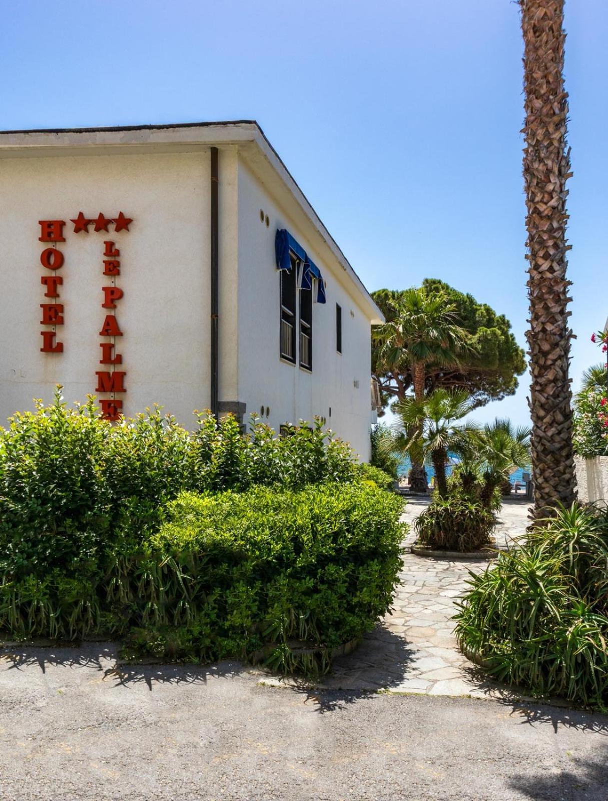 Piccolo Hotel Le Palme San Bartolomeo Al Mare Dış mekan fotoğraf