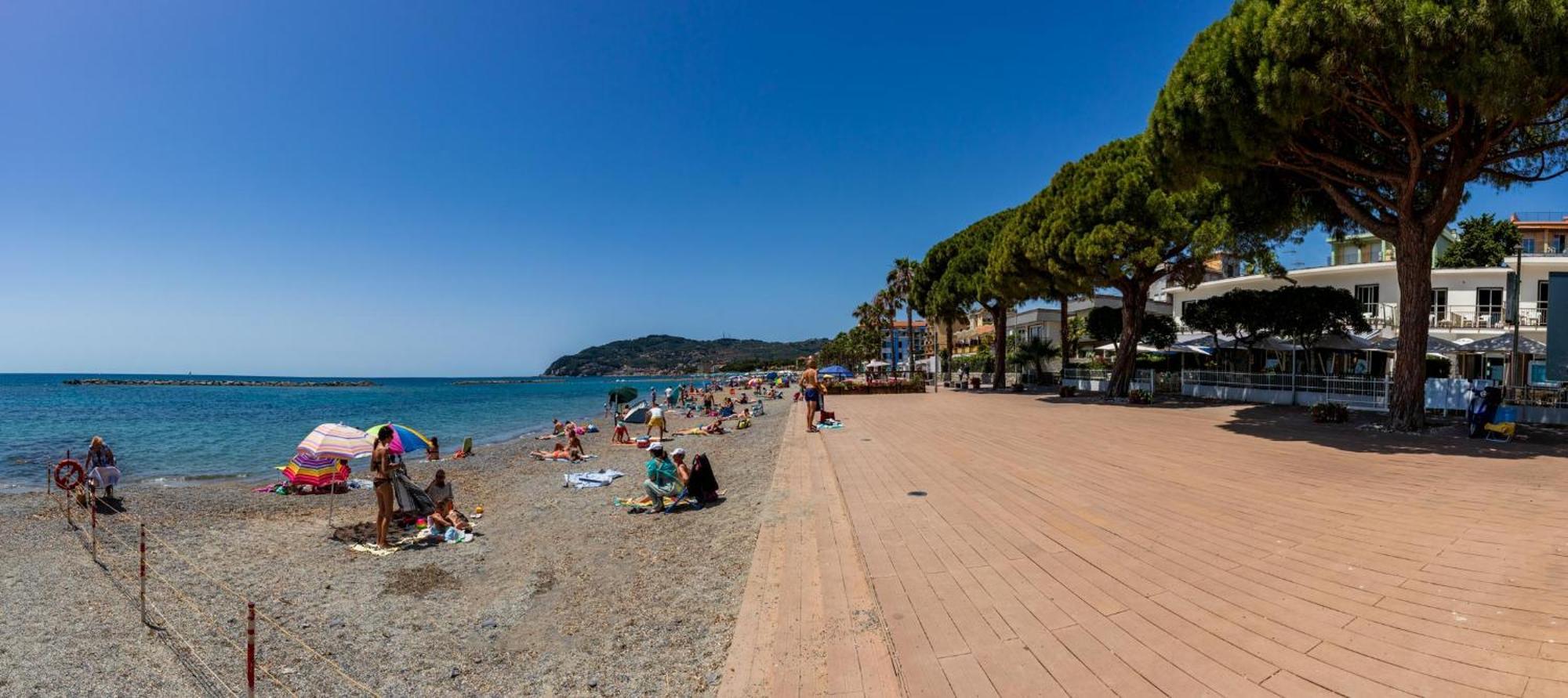 Piccolo Hotel Le Palme San Bartolomeo Al Mare Dış mekan fotoğraf