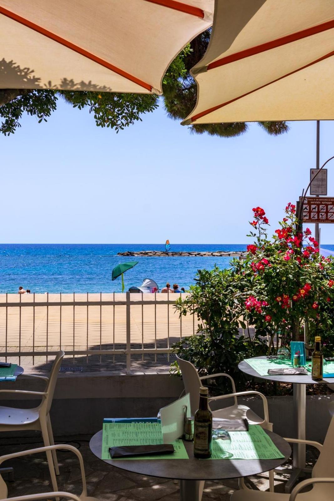 Piccolo Hotel Le Palme San Bartolomeo Al Mare Dış mekan fotoğraf